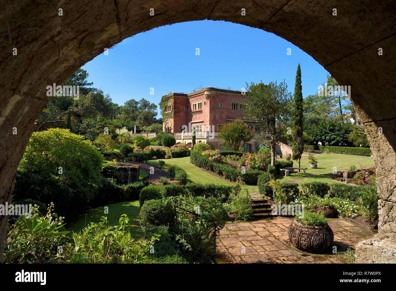 France, Pyrenees Atlantiques, Basque Country, Anglet, Chiberta district, villa Prinkipo of Moorish eclectic style dating from the early 1930's and its garden Stock Photo