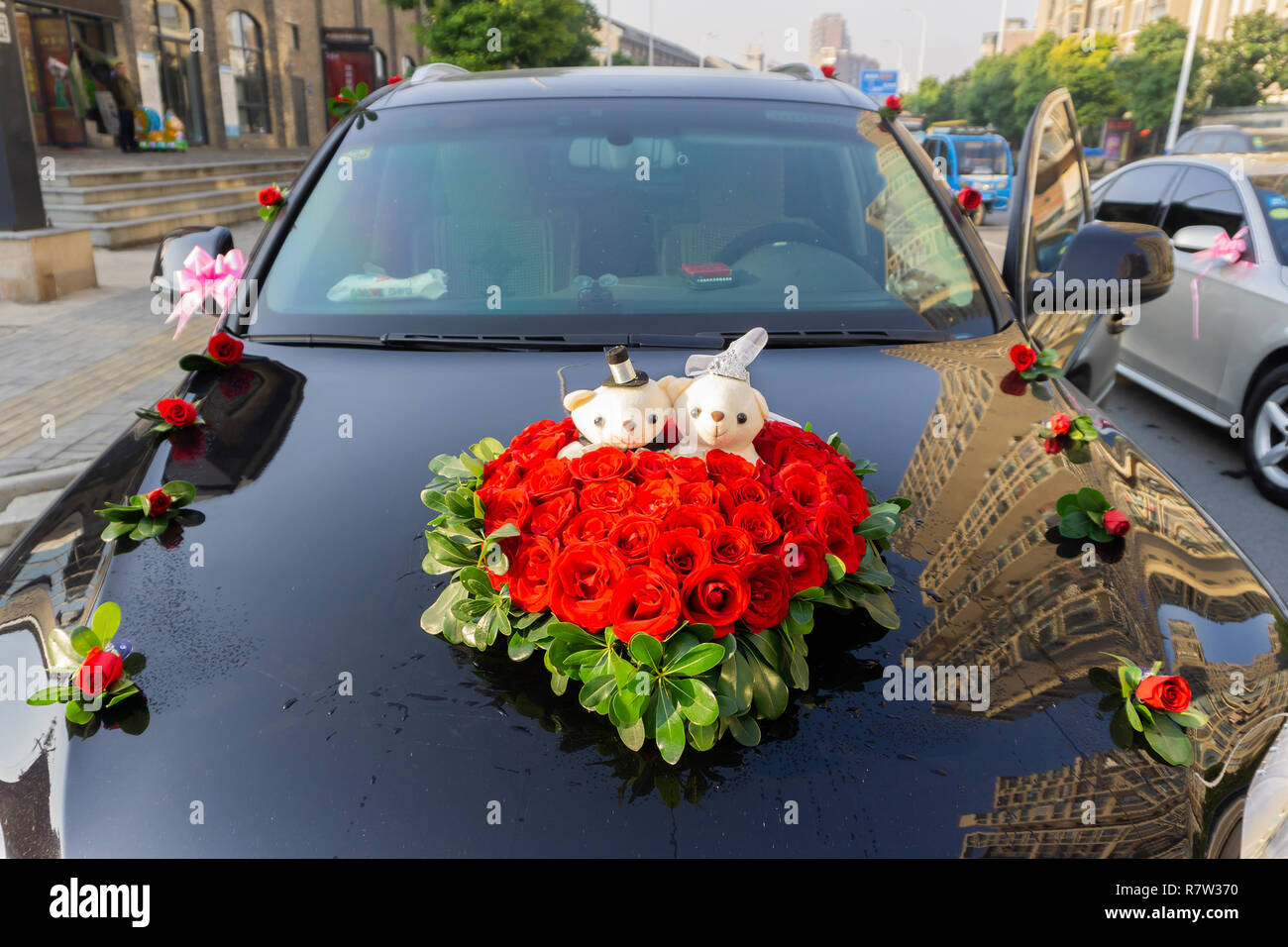Romantic Style Heart-shaped Wedding Car Decoration Flowers Set Wedding Rose