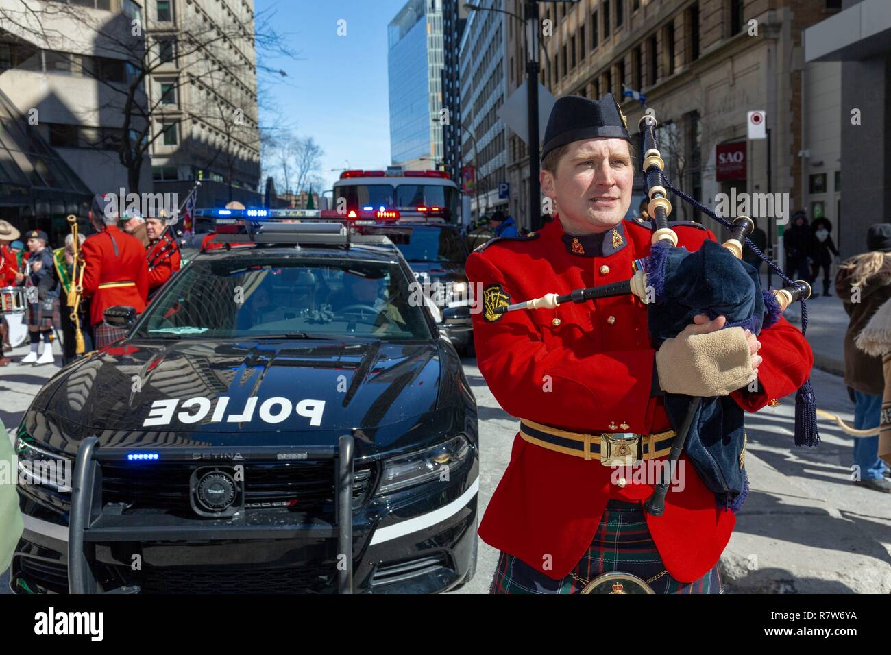 Montreal police car hi-res stock photography and images - Alamy