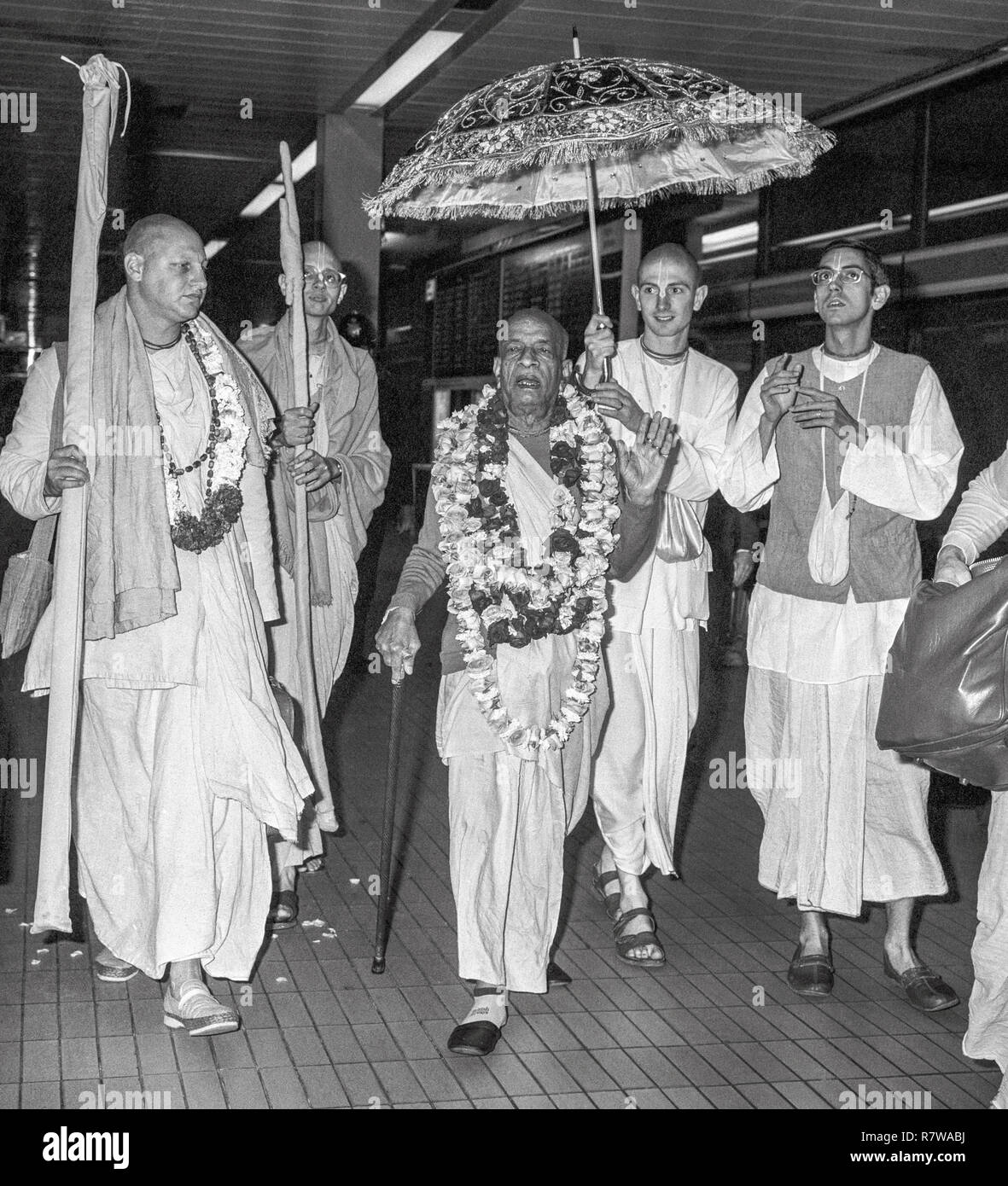 Indian spiritual leader A.C. Bhaktivedanta arriving at London's Heathrow Airport in 1976. Stock Photo