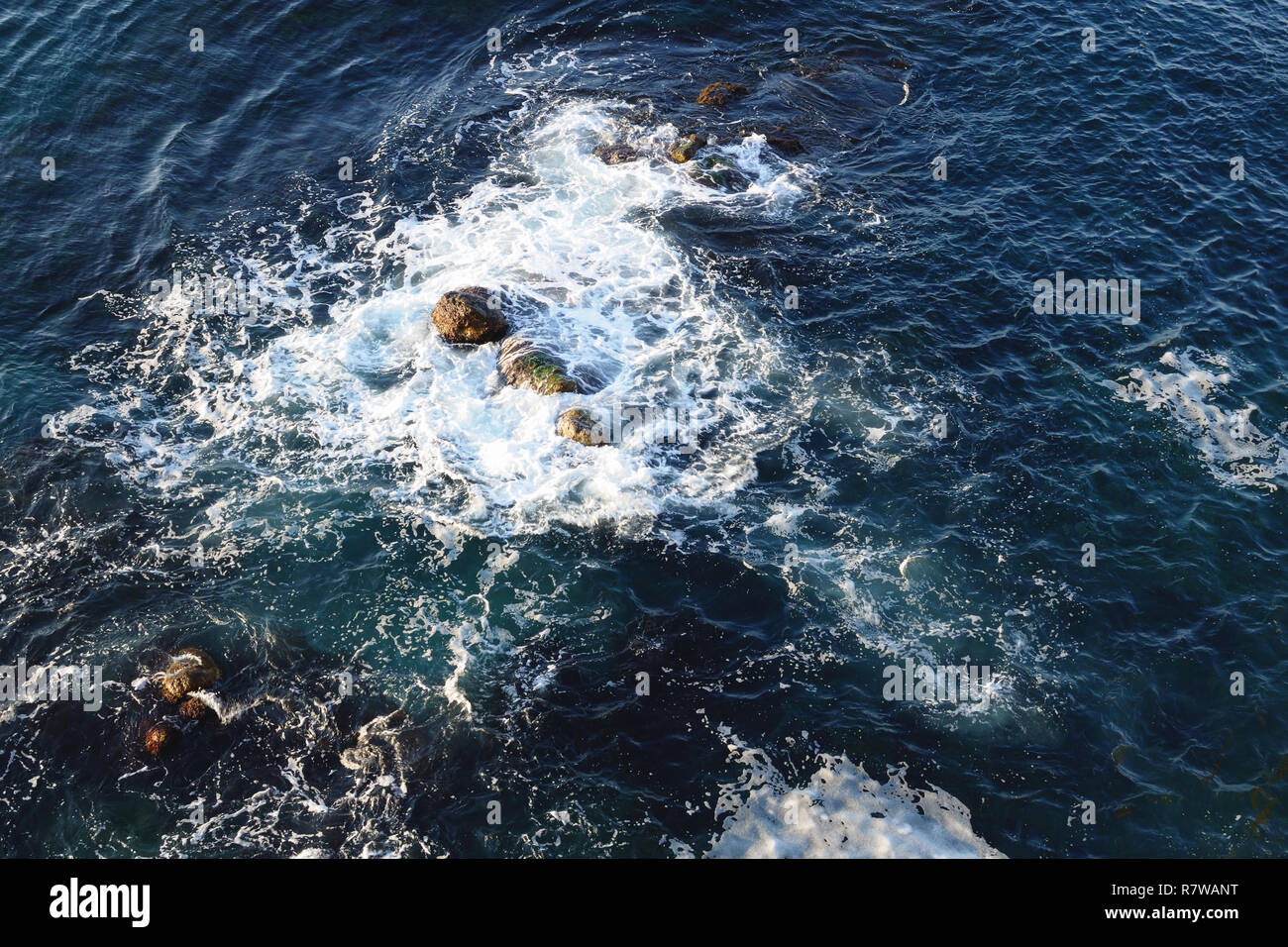 Top view sea coast waves hi-res stock photography and images - Alamy