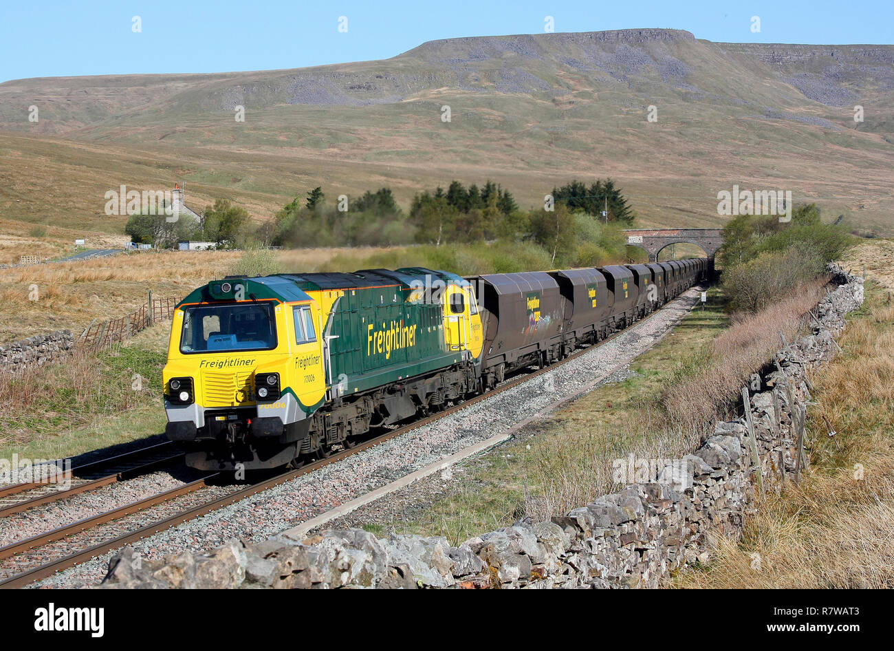 70006 heads past Ais Gill Summit with a Coal service from Killoch to Fiddlers Ferry. Stock Photo