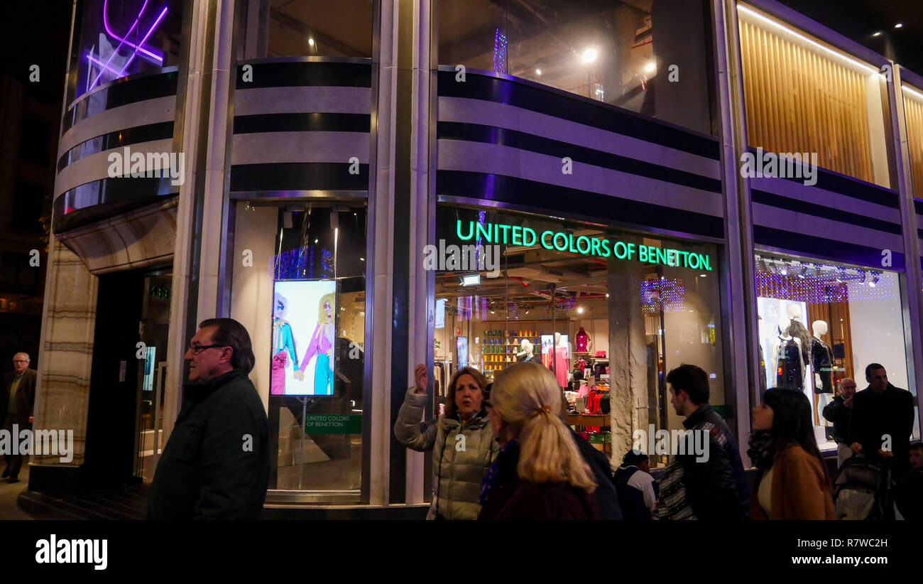 Shopping at Gran Via Street, Calle Gran Via, Madrid, Spain Stock Photo -  Alamy