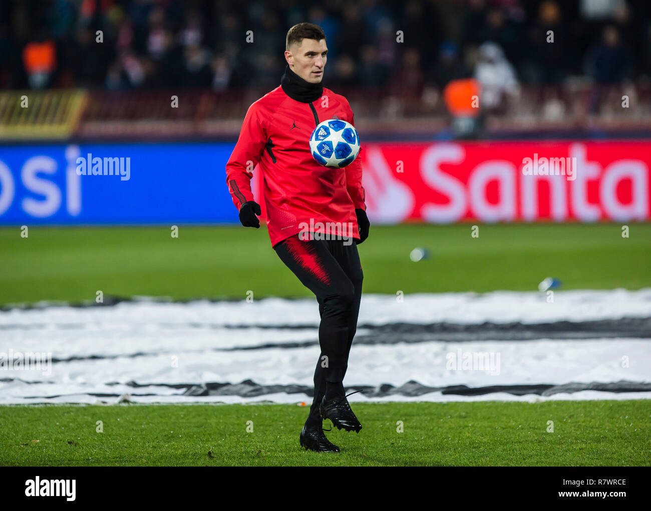 Rajko Mitic Stadium, Belgrade, Serbia. 11th Dec, 2018. Thomas Meunier of Paris Saint-Germain warms up Credit: Nikola Krstic/Alamy Live News Stock Photo