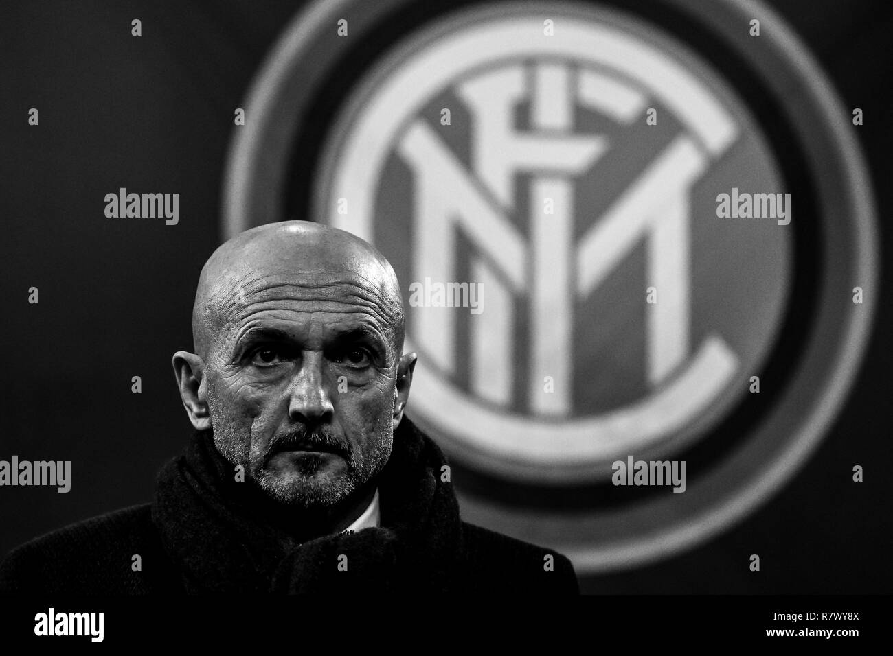 Milan, Italy. 11th Dec 2018. Team manager Luciano Spalletti (Inter) looks on before the UEFA Champions League football match, Inter Milan vs PSV Eindhoven at San Siro Meazza Stadium in Milan, Italy on 11 December 2018 Credit: Piero Cruciatti/Alamy Live News Stock Photo