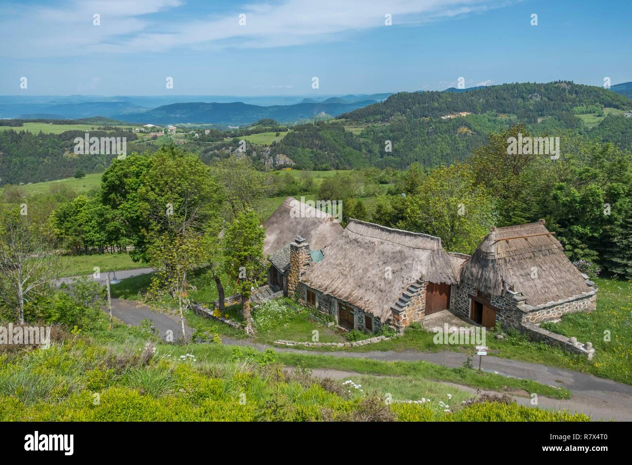 France Haute Loire Saint Front Bigorre Hamlet And Thatched Cottages Mezenc Plateau Stock Photo Alamy