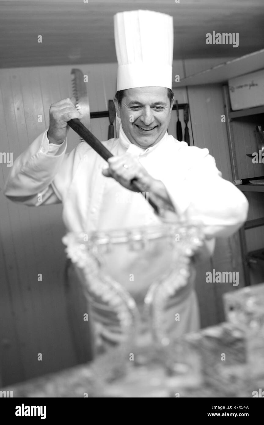 Chef jean pierre cooking hi-res stock photography and images - Alamy