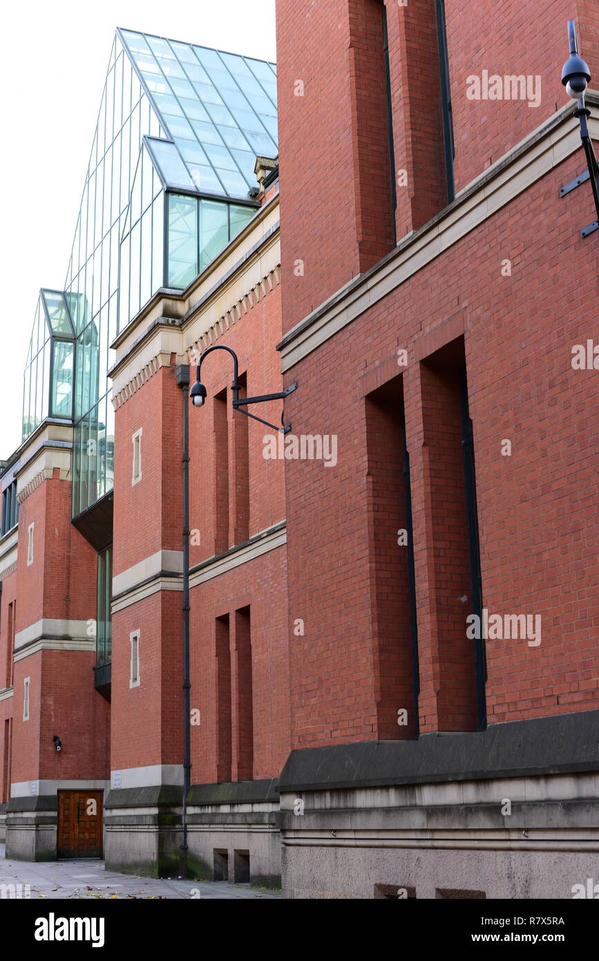Manchester Crown Court, Minshull Street Stock Photo - Alamy