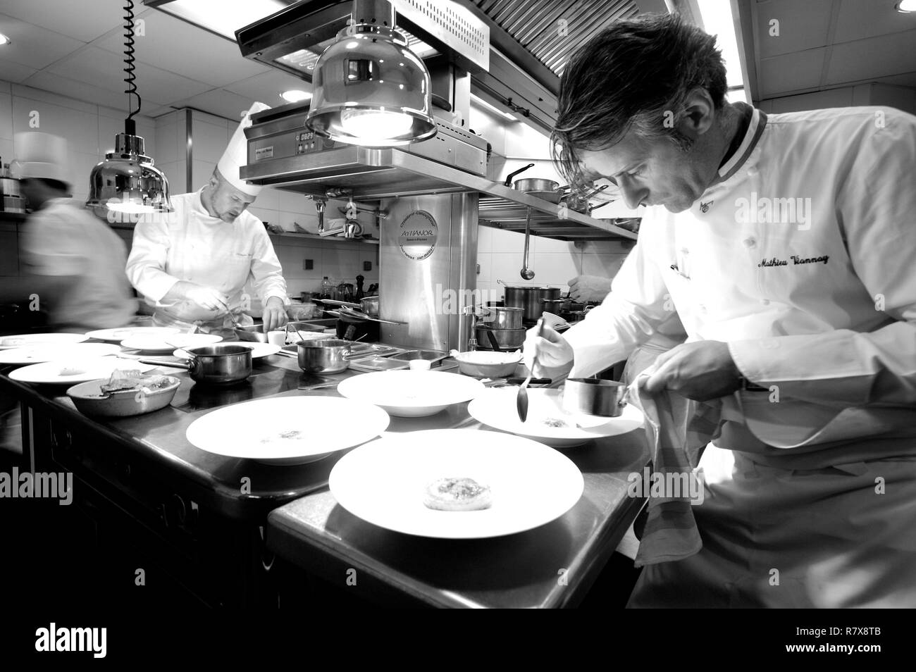 France, Rhone, Lyon, restaurant Mere Brazier of chef Mathieu Viannay, atmosphere in the kitchen Stock Photo