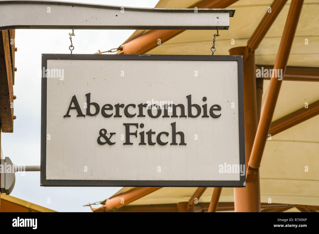 abercrombie and fitch sign