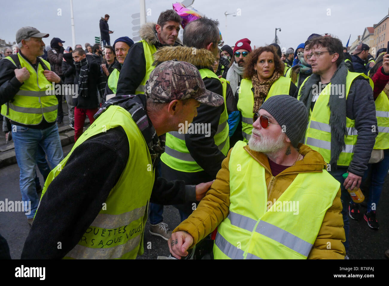 'Yellow Jackets' protesters face Riot Police forces, Lyon, France Stock Photo