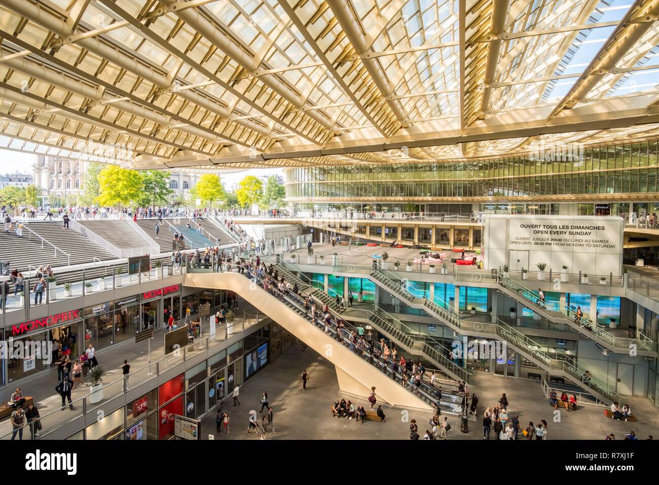 France, Paris, Chatelet-Les Halles, the entrance of the shopping center of  the Forum des Halles and the Canopy Stock Photo - Alamy