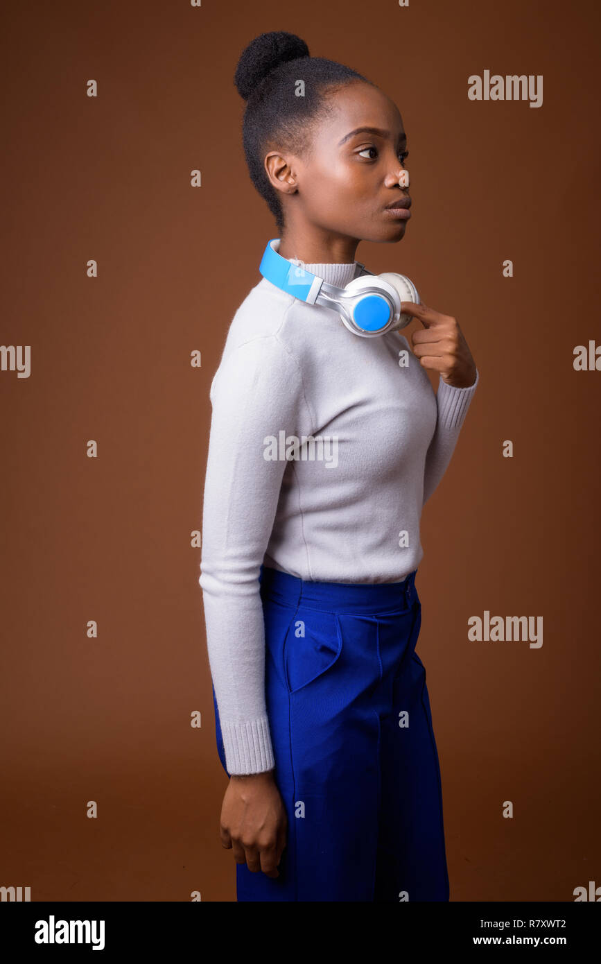Long hair woman side view hi-res stock photography and images - Alamy