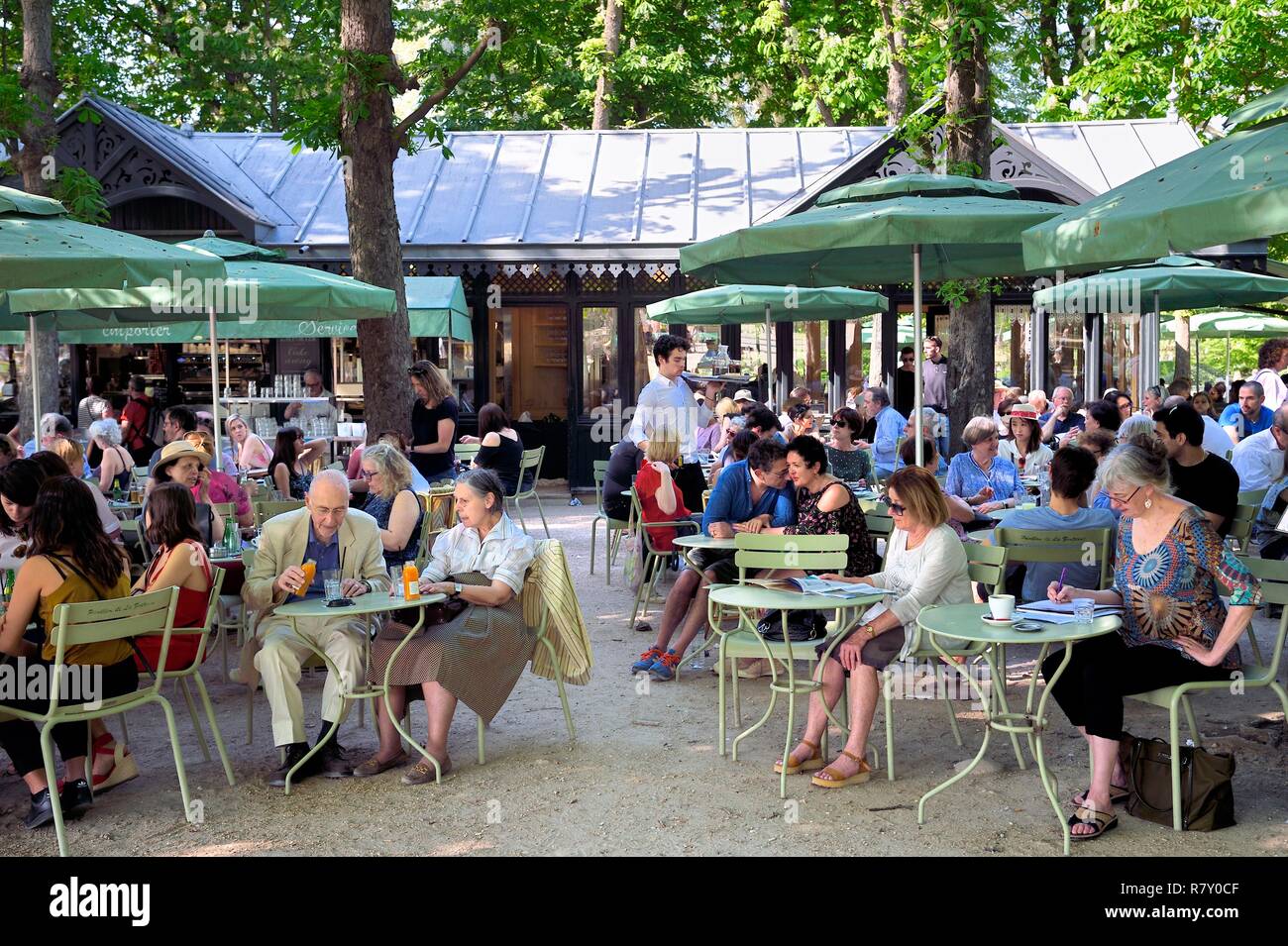 France, Paris, jardin du Luxembourg (garden of Luxembourg), Pavillon de la Fontaine outside cafe in the Park Stock Photo