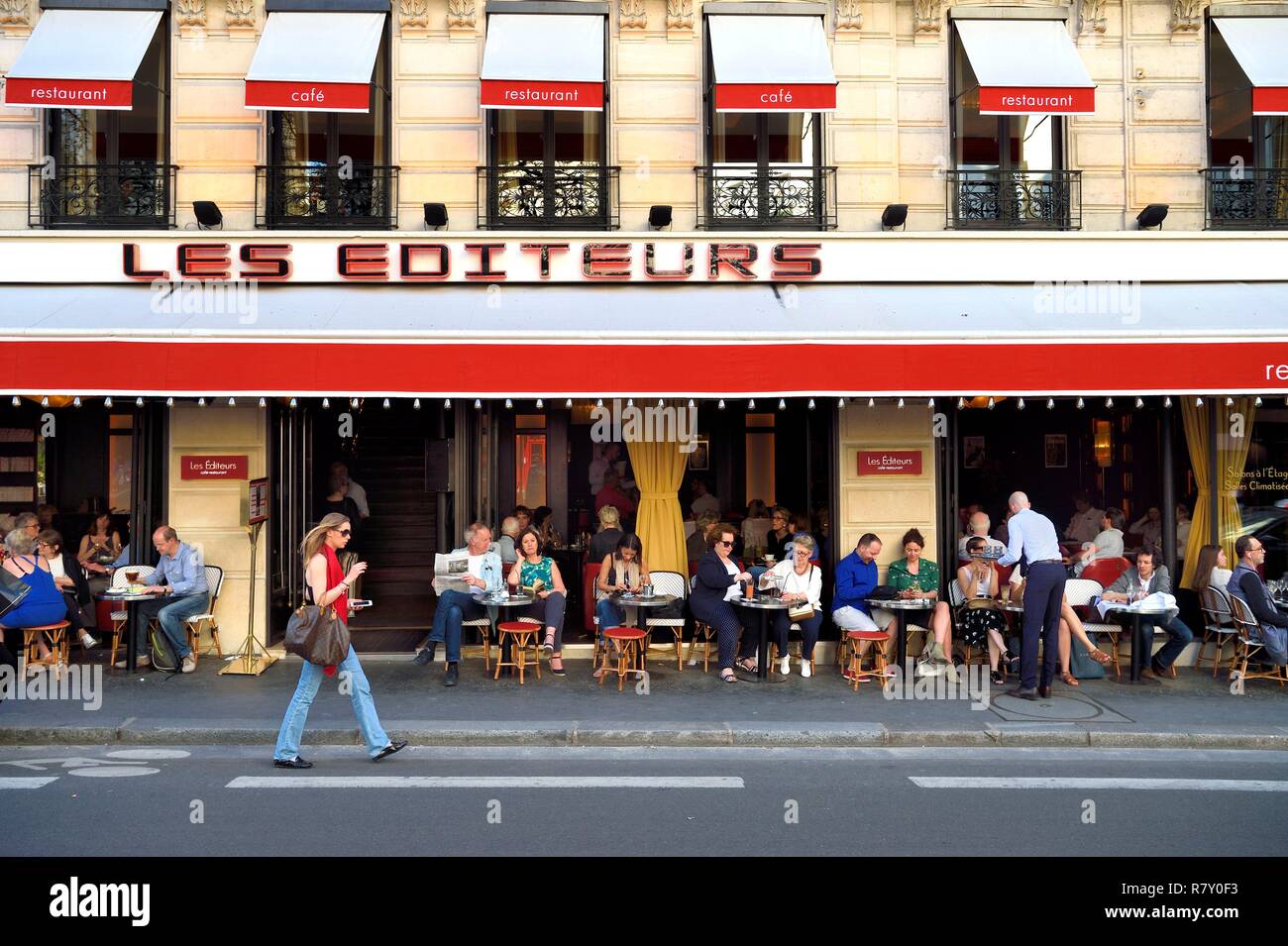 France Paris Carrefour De L Odeon Cafe Les Editeurs Stock Photo Alamy