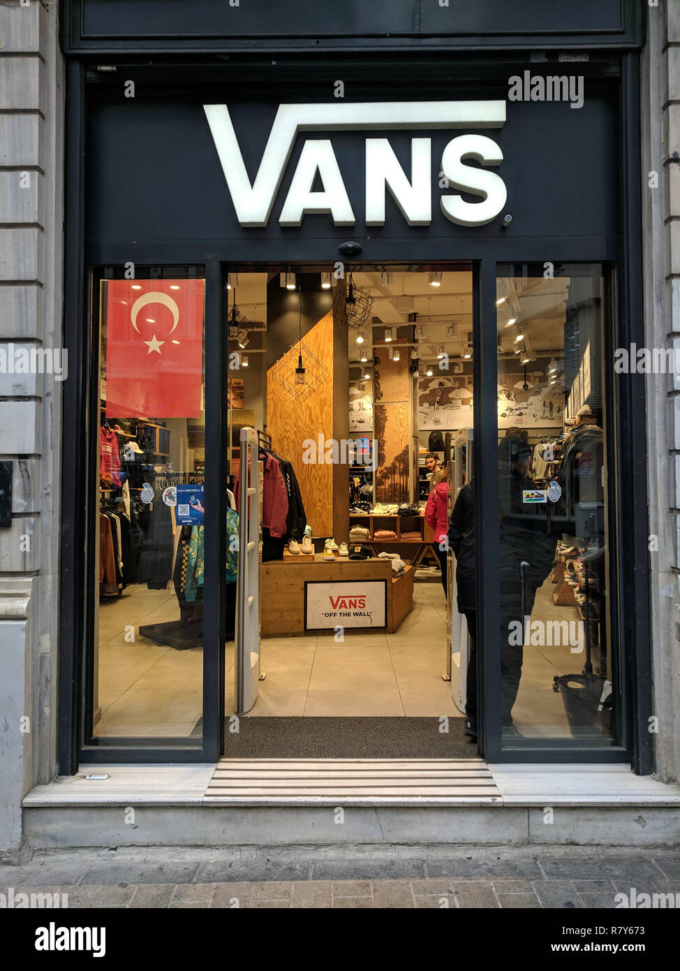 Vans Store On 34th Street Flash Sales, 58% OFF | www.visitmontanejos.com