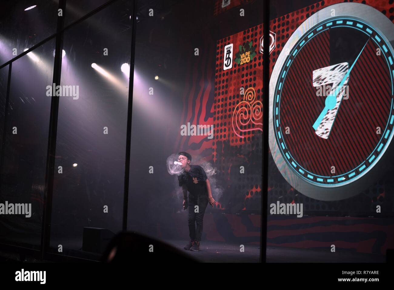 Vape cloud competition hires stock photography and images Alamy