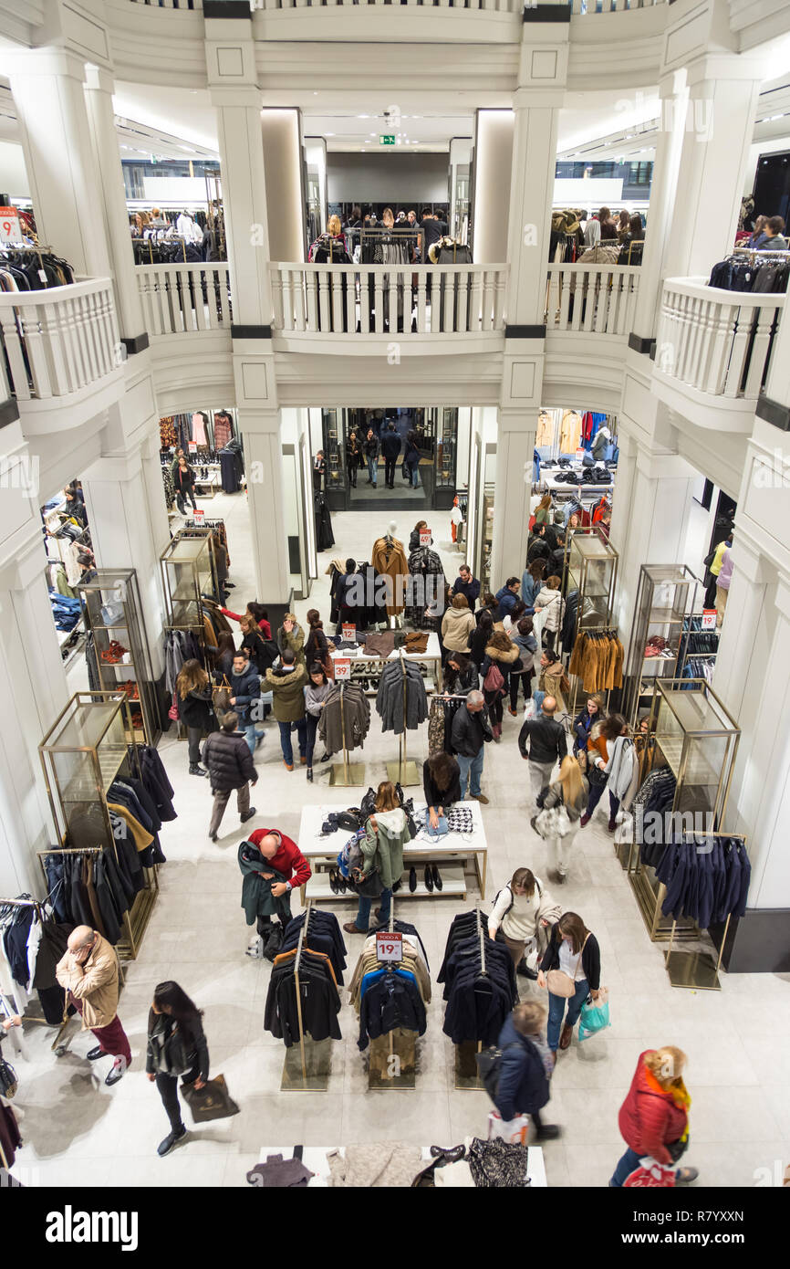 Interior of Zara store on Gran Via shopping street in Madrid, Spain Stock  Photo - Alamy