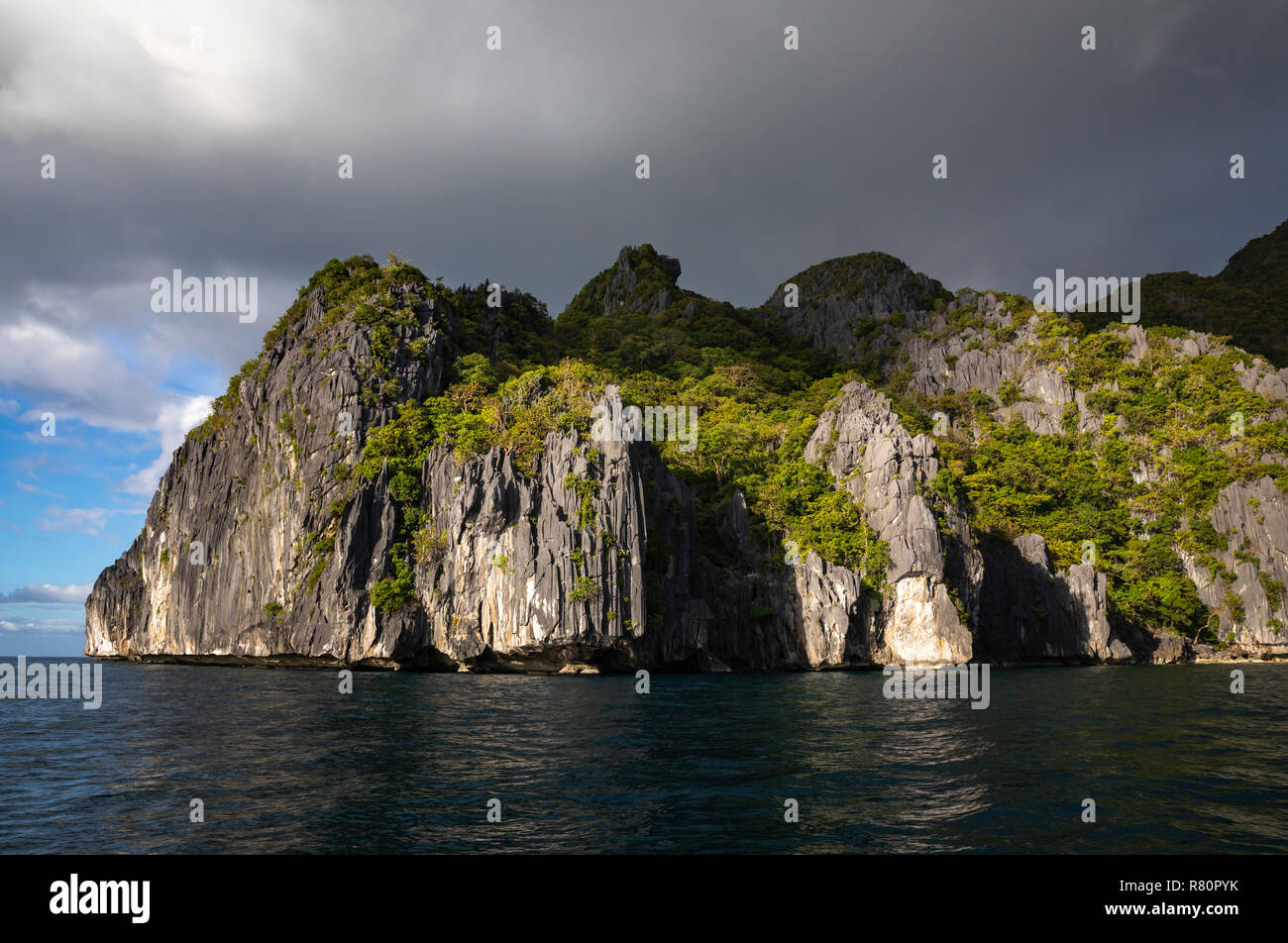 island in an archipelago of Bacuit in Philippines Stock Photo - Alamy