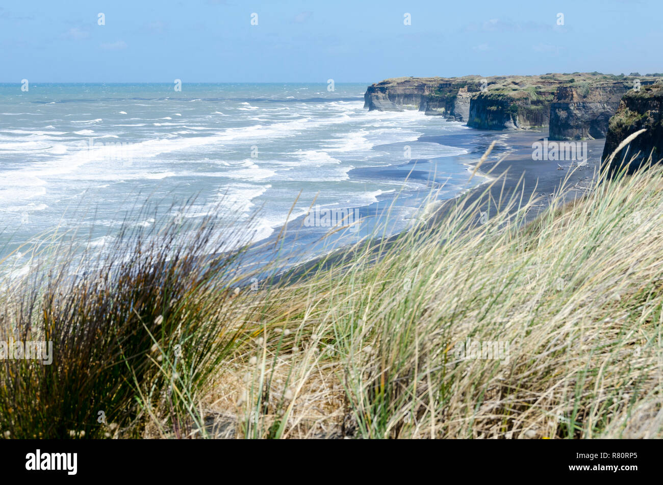 Beach and high cliffs, Patea, Taranaki, North Island, New Zealand Stock Photo Alamy