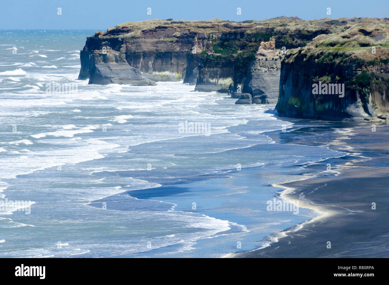 Beach and high cliffs, Patea, Taranaki, North Island, New Zealand Stock Photo Alamy
