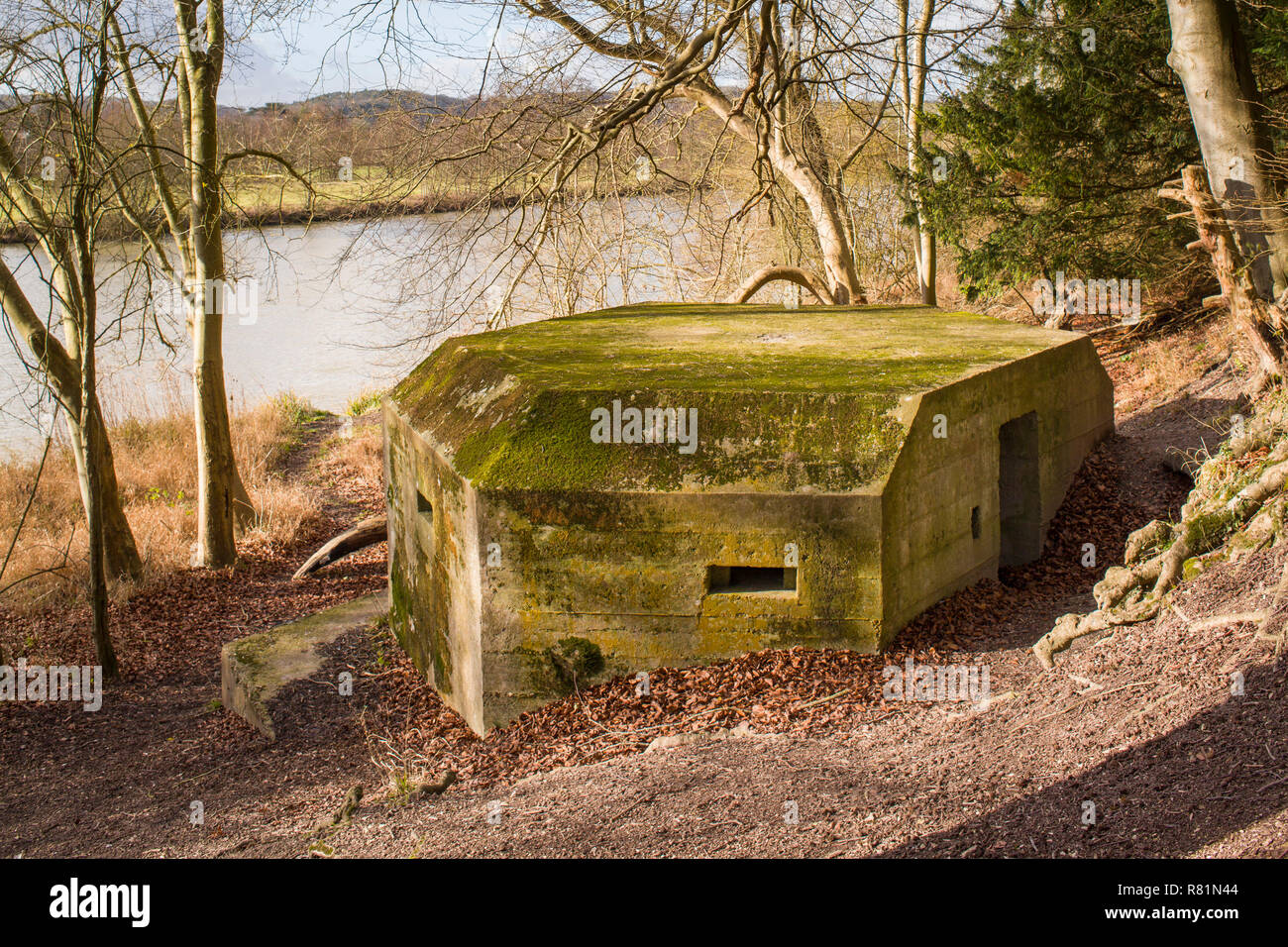 Second World War Defensive Pill box By The Side Of The Thames Between second-world-war-defensive-pill-box-by-the-side-of-the-thames-between