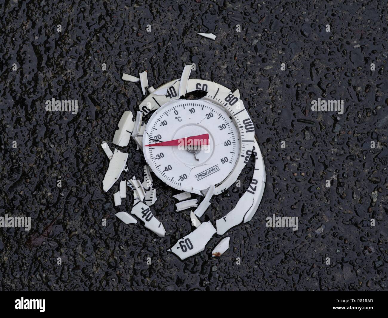 Broken Thermometer Record Breaking Temperature Stock Photo Alamy