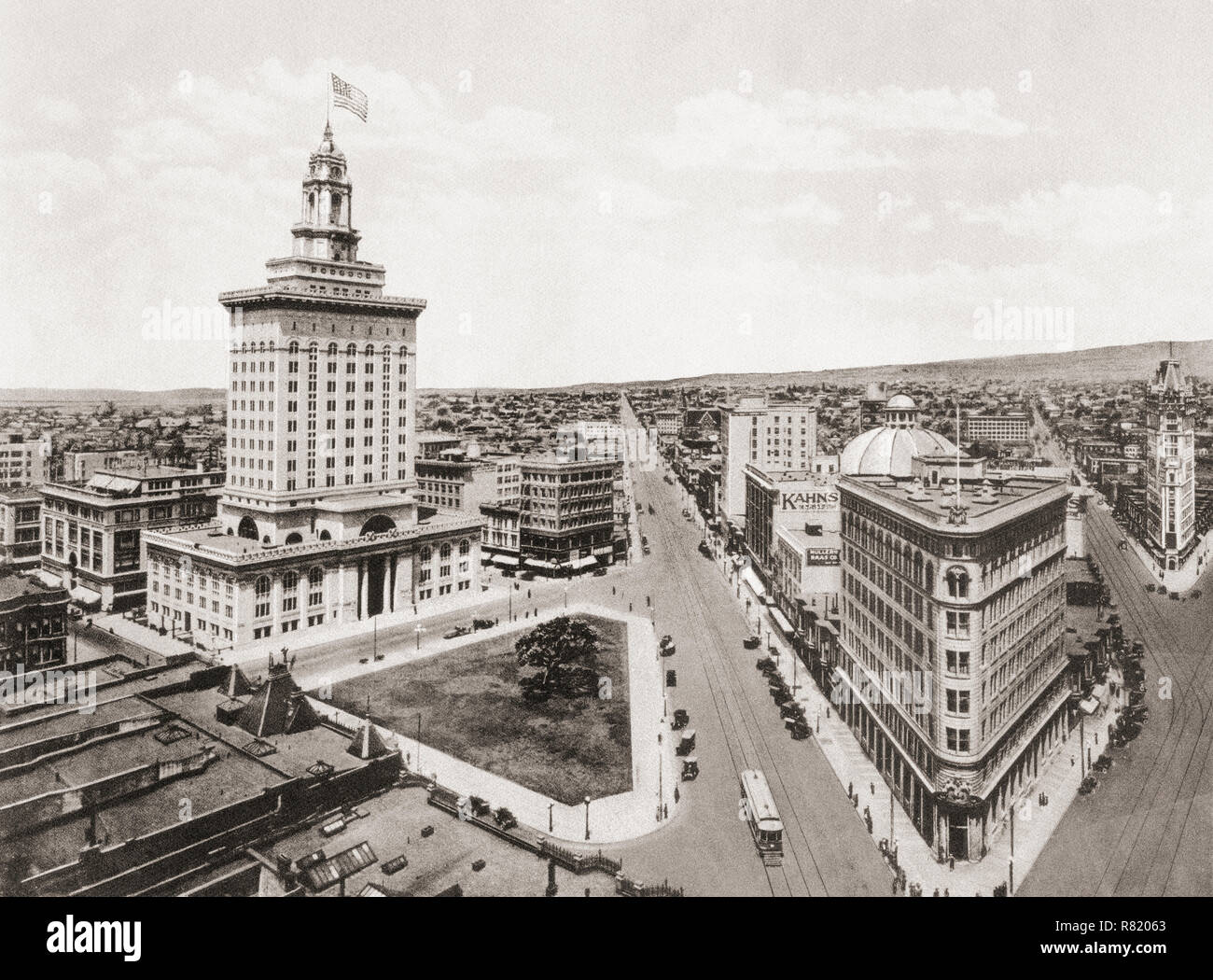The centre of Oakland, showing the City Hall, San Pablo Avenue