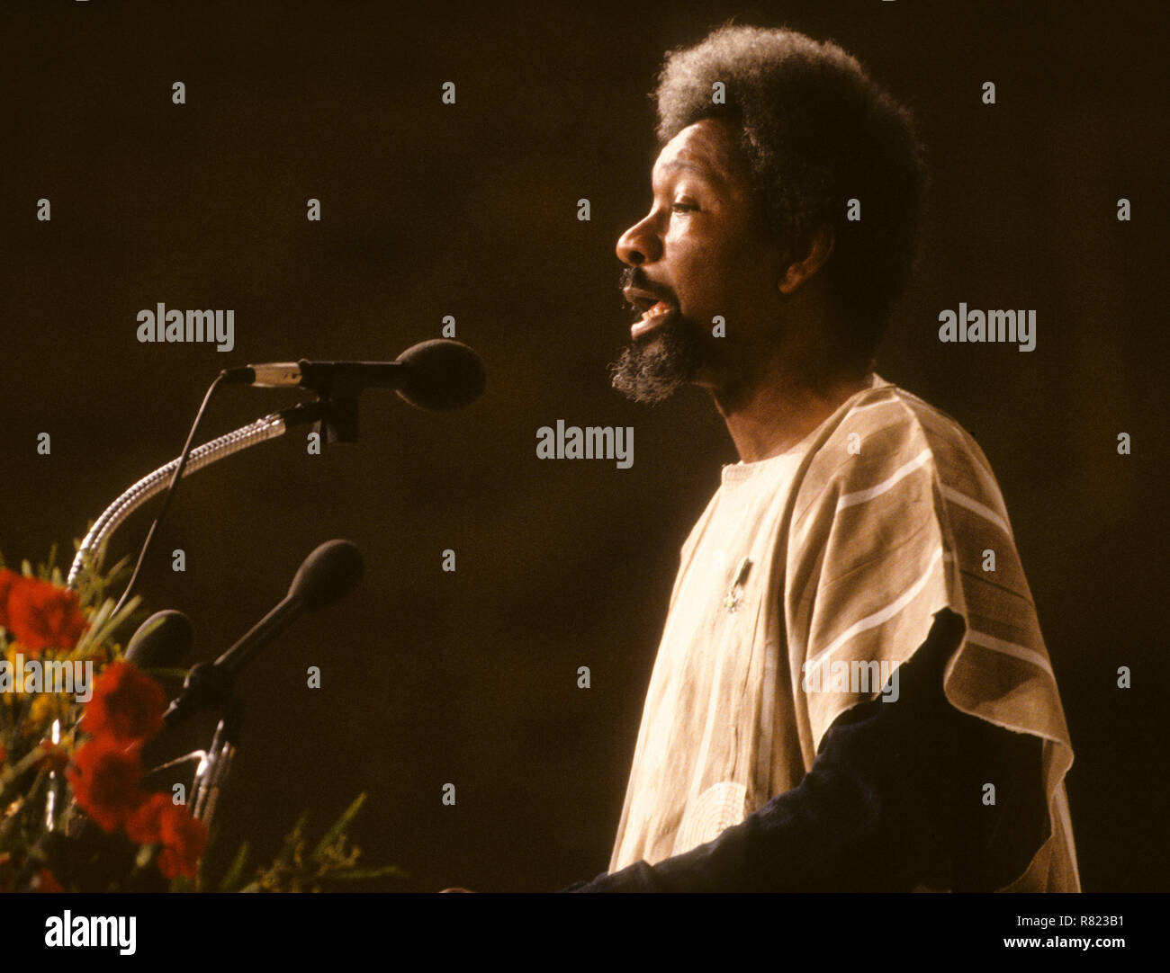 WOLE SOYINKA  Nigerian author and Nobel Prize winner keeps his thanks during the banquet in Stockholm City Hall Stock Photo