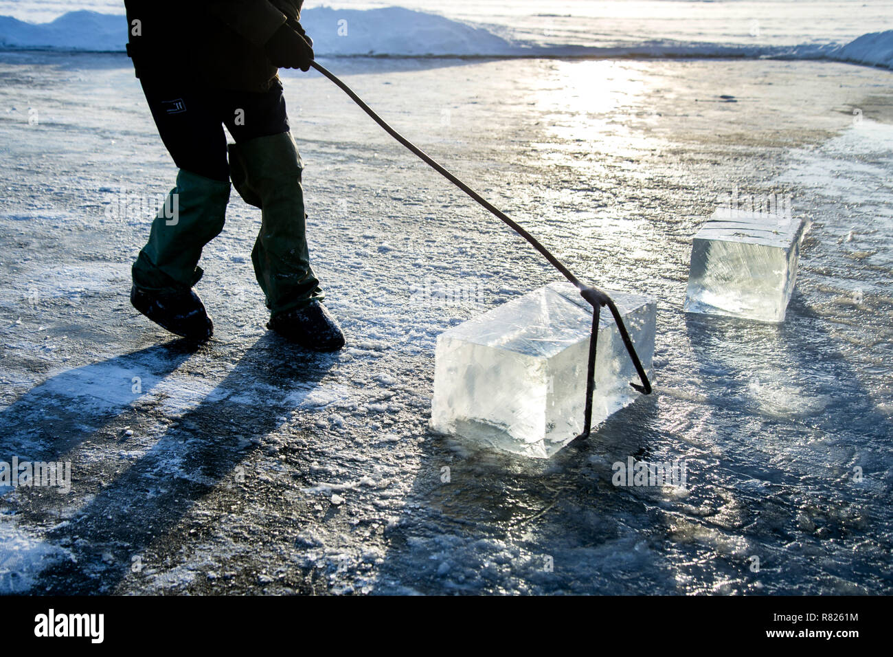 Large cubes hi-res stock photography and images - Alamy