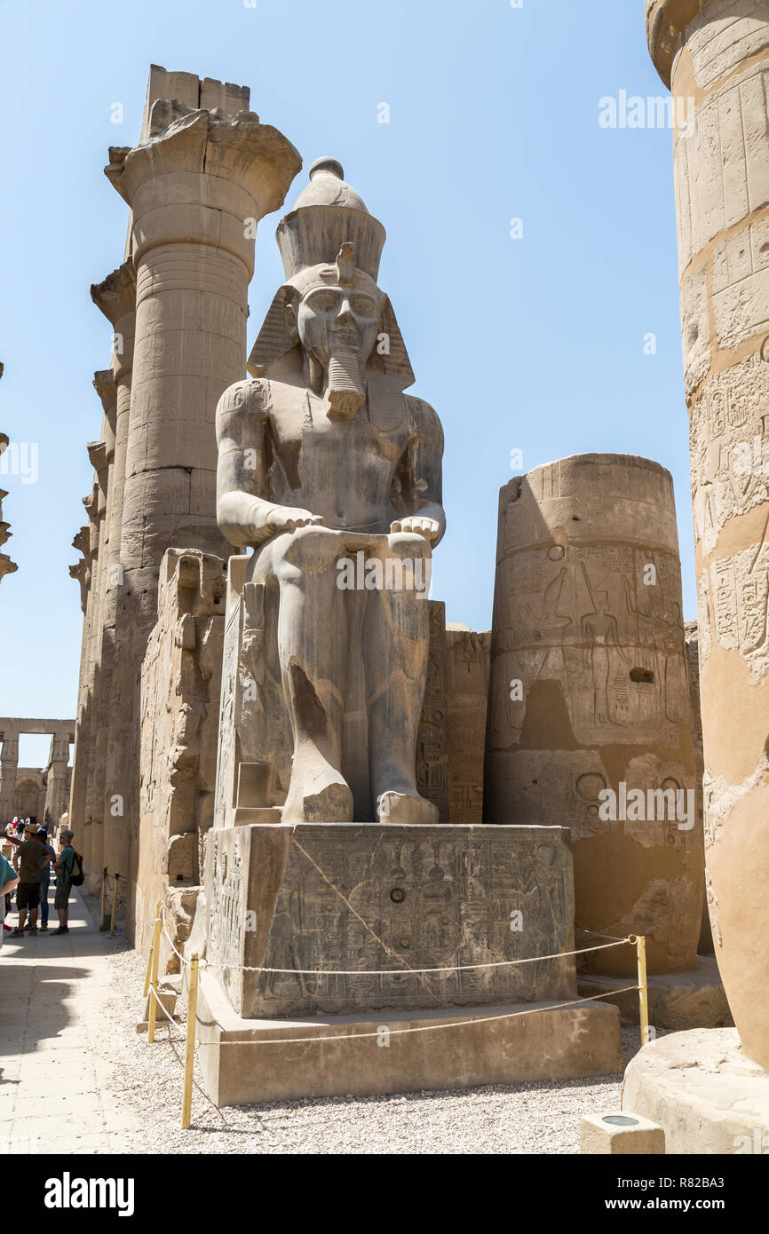 Statue of ramses ii at luxor hi-res stock photography and images - Alamy