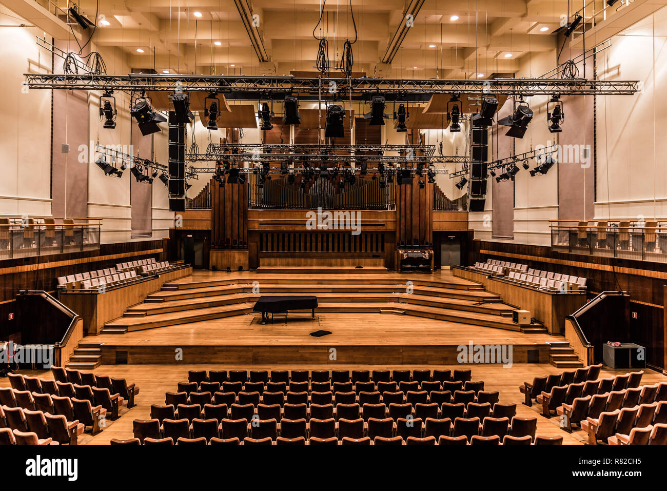 Art Deco Interior design of the Broadcasting Studio 4 in Flagey 