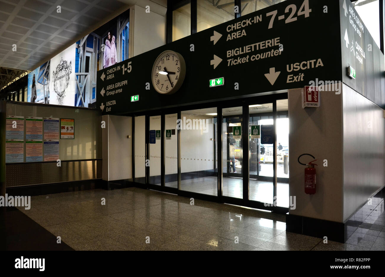 Biggest airport hires stock photography and images Alamy