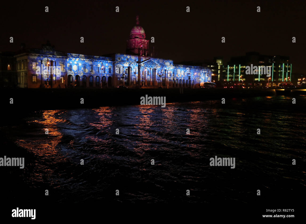 The Customs House which is illuminated as part of Dublin City council's ÔWinter Lights Dublin City' which features thirteen iconic sites illuminated and animated for 31 nights using customised projections. Stock Photo