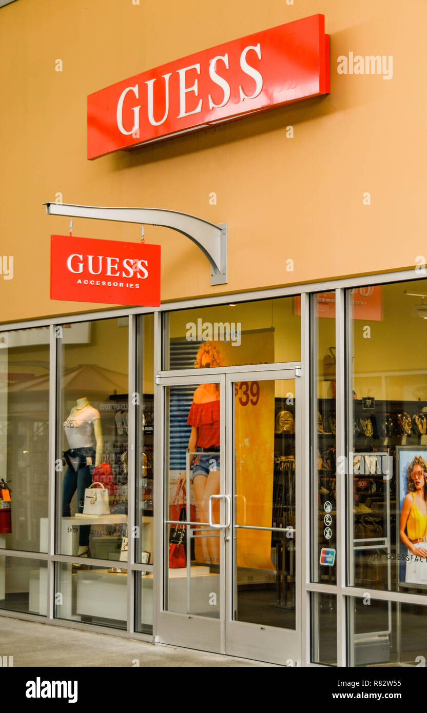 Guess clothing store hi res stock photography and images Alamy