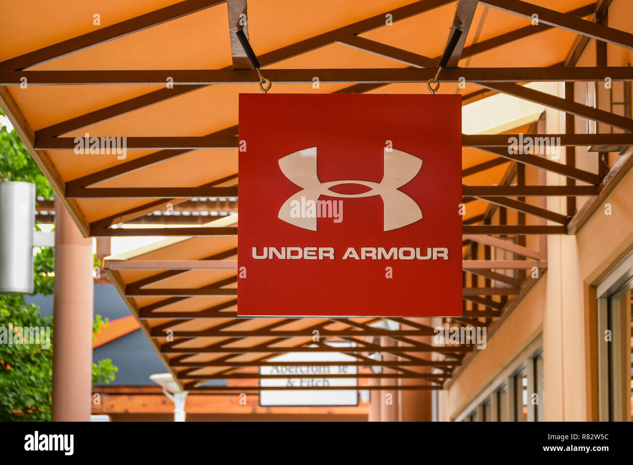 SEATTLE, WA, USA - JUNE 2018: Close up view of a sign outside the Under  Armour factory store at the Premium Outlets shopping mall in Tulalip near  Seat Stock Photo - Alamy