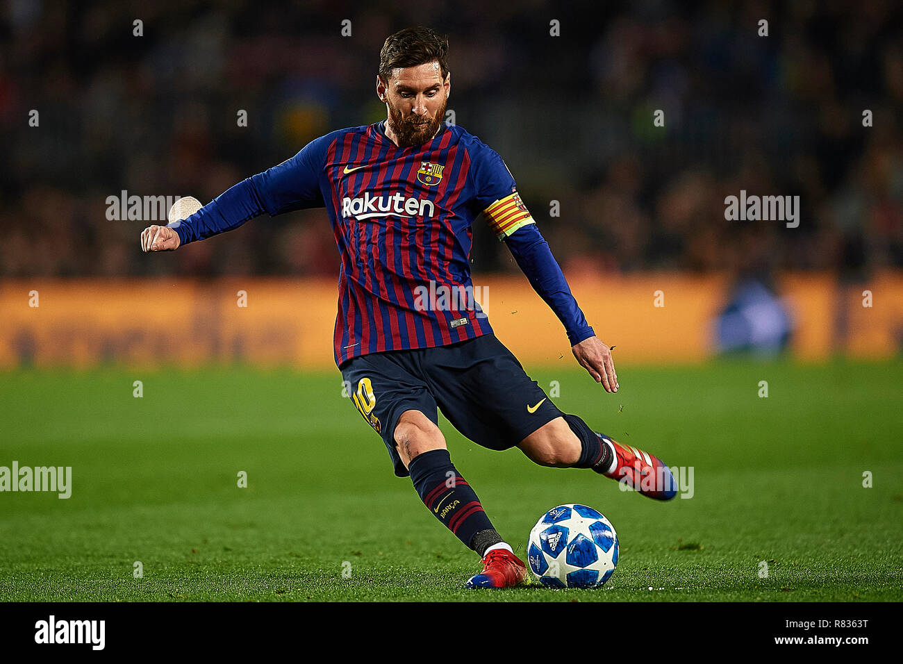 BARCELONA, 11-12-2018. Champions League 2018/ 2019, Date 6. Barcelona-Tottenham.  Lionel Messi of Barcelona during the game Barcelona 1-1 Tottenham Stock  Photo - Alamy
