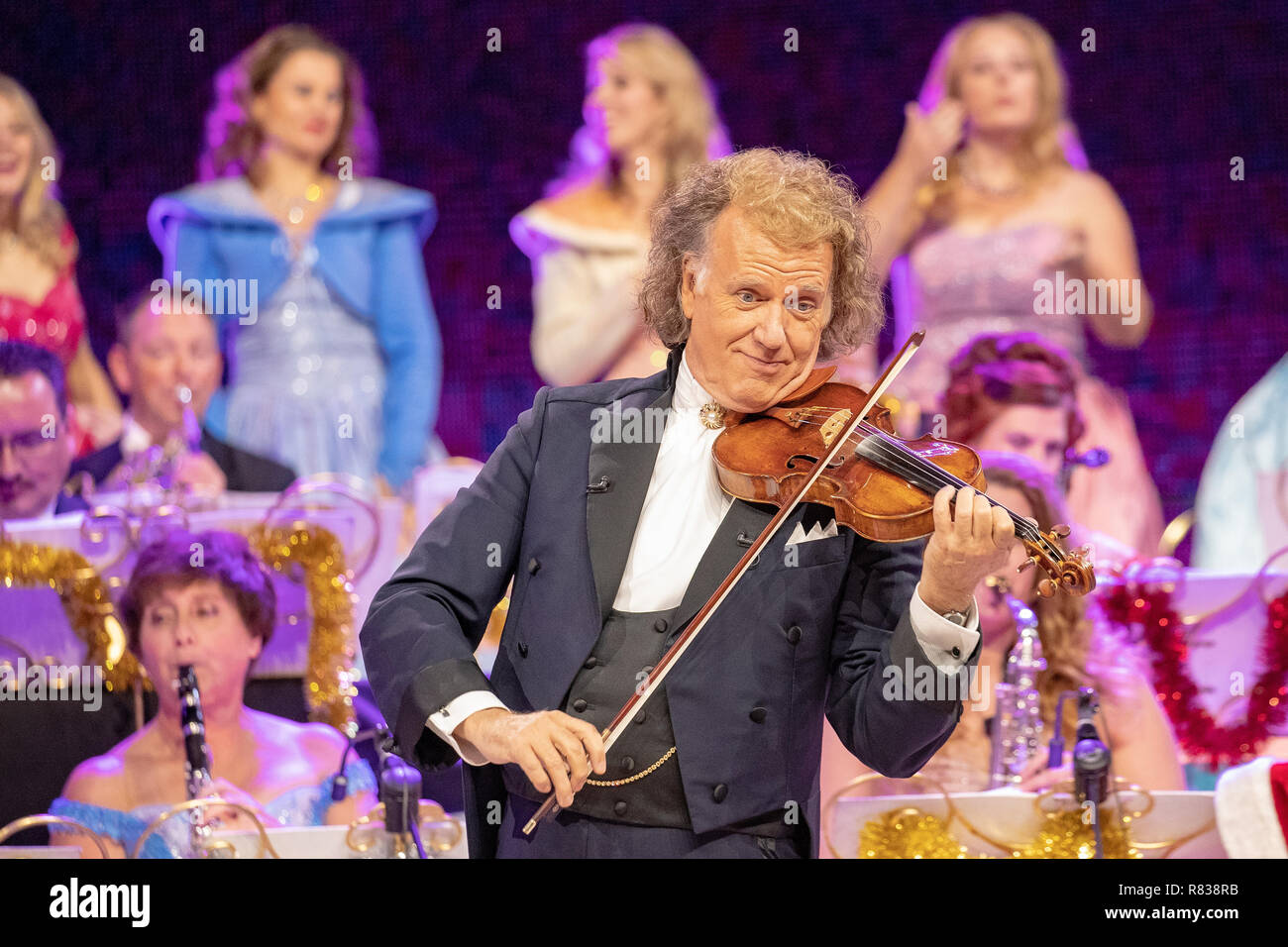 Andre Rieu England Andre Rieu Performance London High Resolution Stock Photography and ...