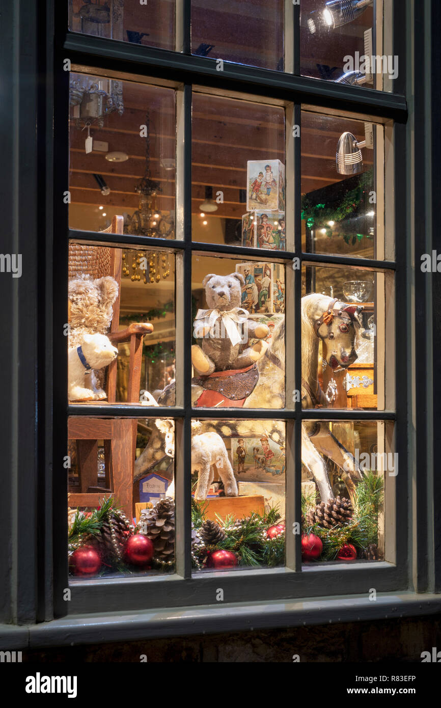 Antique shop window display hires stock photography and images Alamy