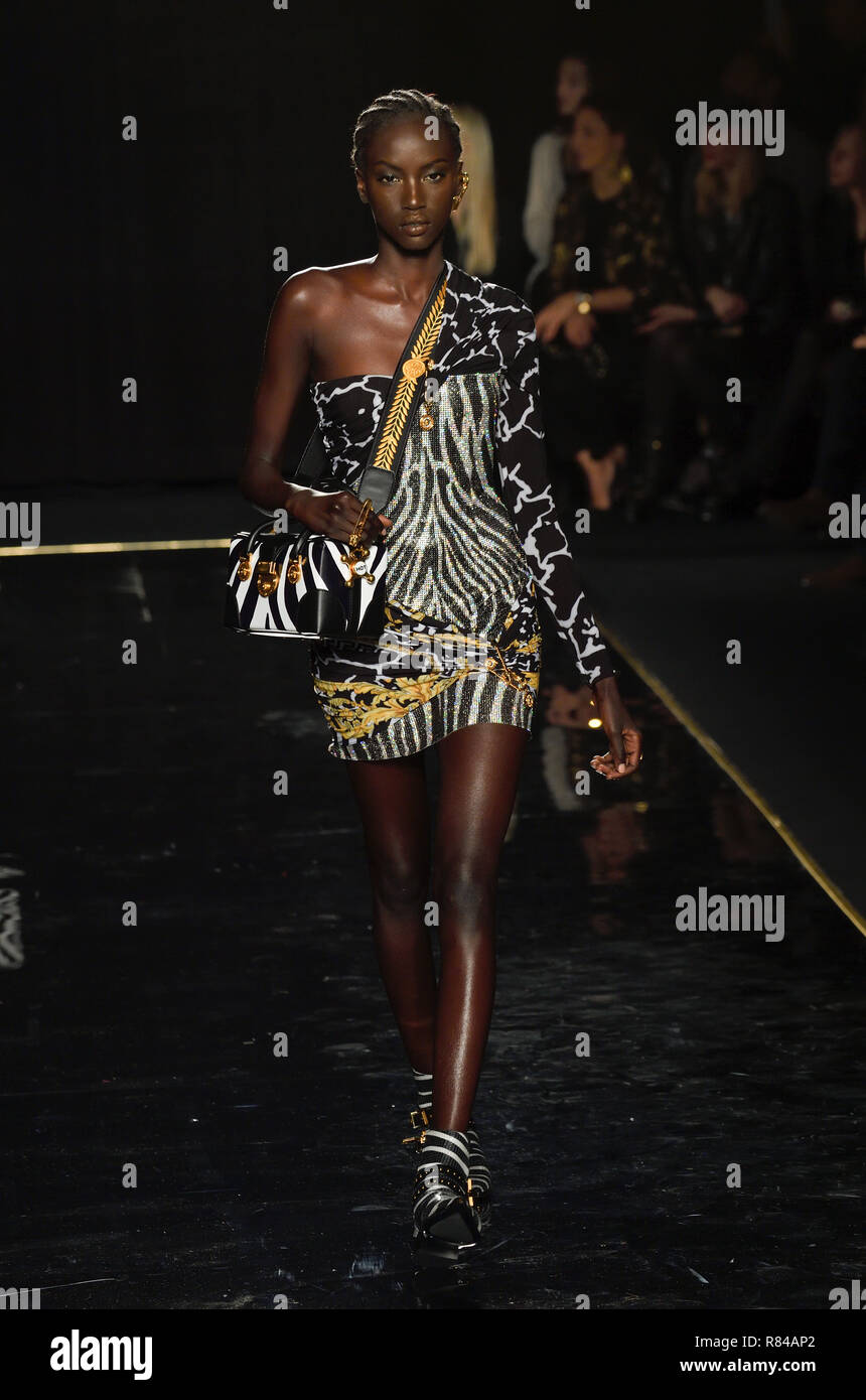 Versace model hi-res stock photography and images - Alamy