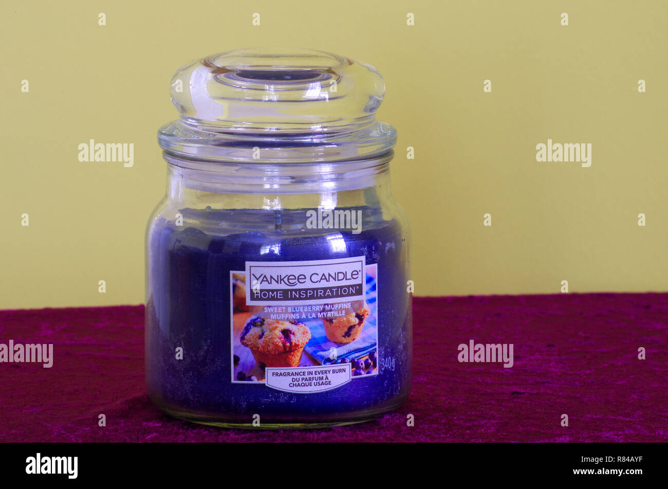 Yankee Candle Home Inspiration Sweet Blueberry Muffins Fragrance Stock Photo