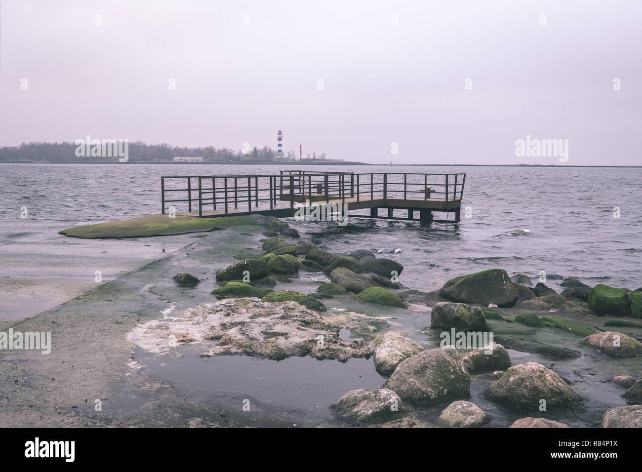 Old dry dock breakwater hi-res stock photography and images - Alamy