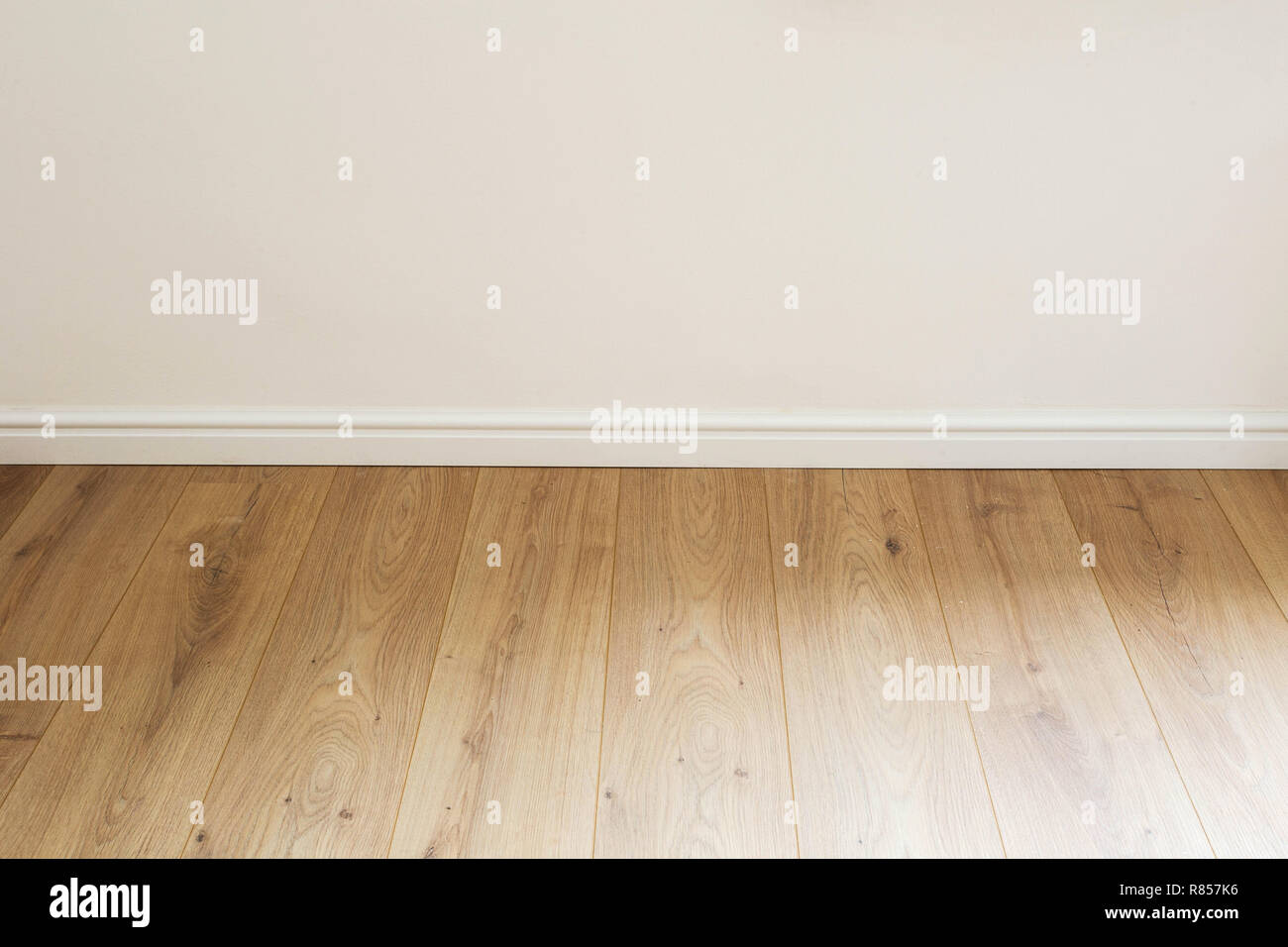 Skirting Board Floor High Resolution Stock Photography And Images Alamy