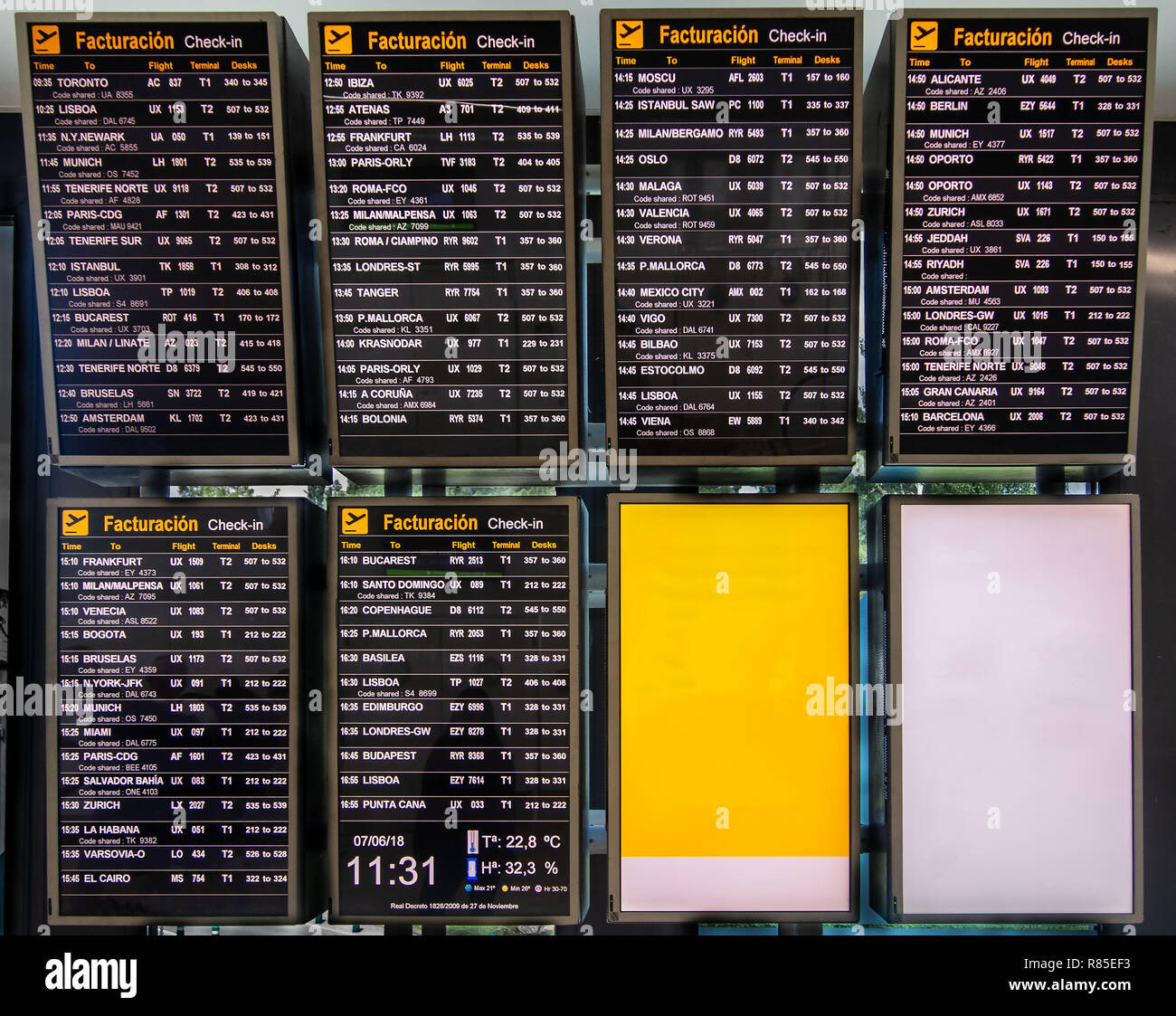 Airport notice board hires stock photography and images Alamy