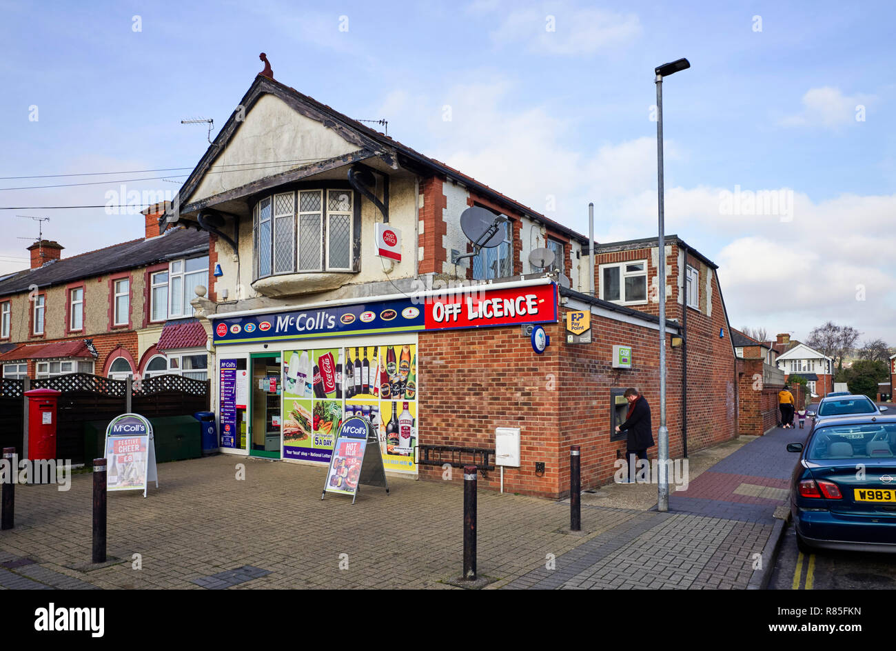 McColls off licence and post office corner shop on the Highbury Estate, Chatsworth Avenue, Cosham, Portsmouth Stock Photo