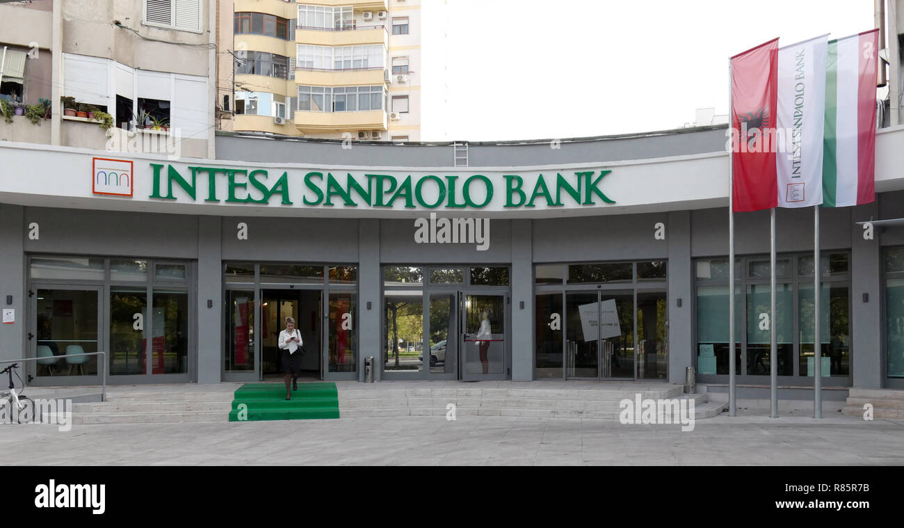 Intesa sanpaolo bank hi-res stock photography and images - Alamy