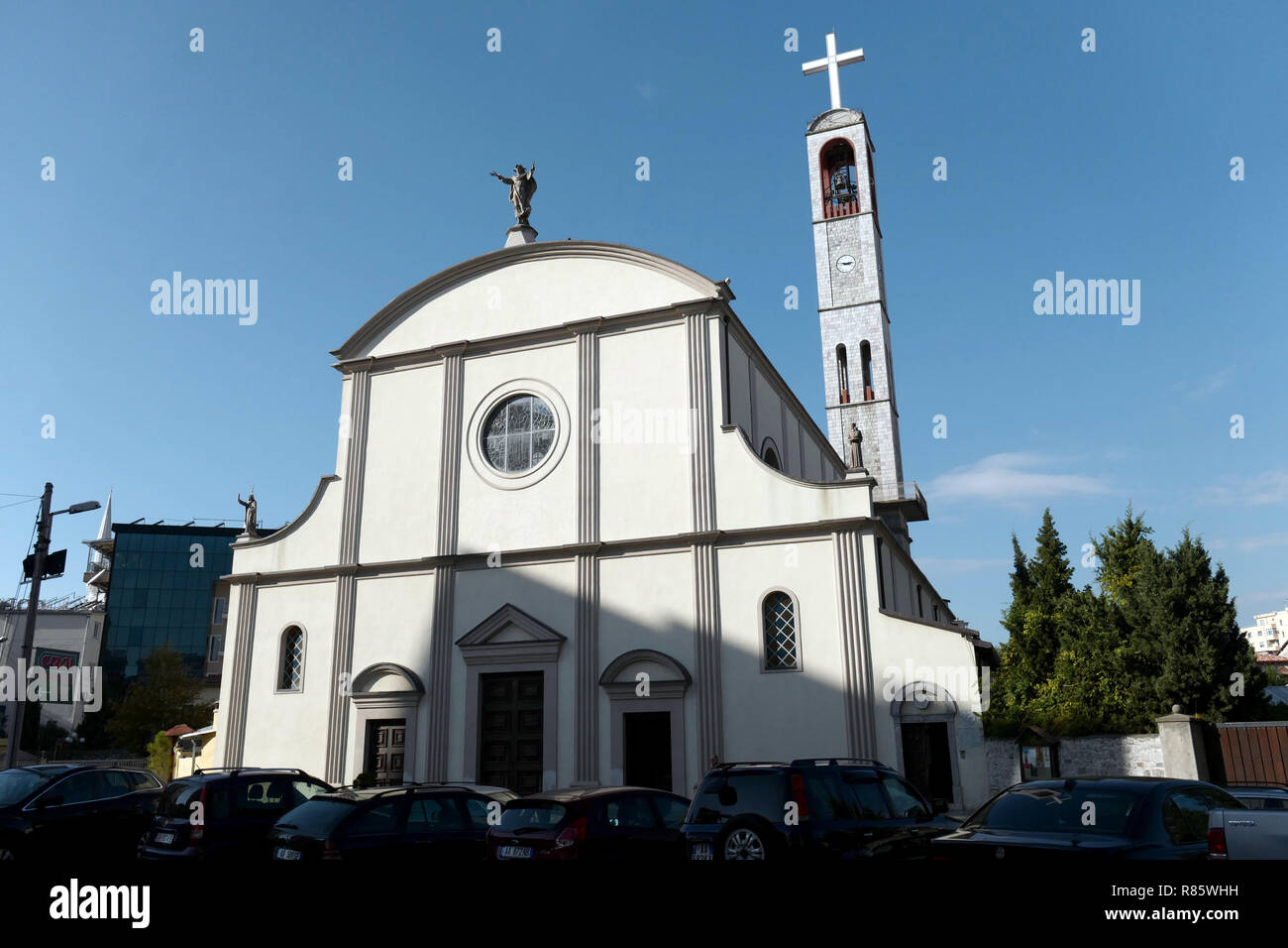 Shkodra, Albania. 26th Oct, 2018. View of the Franciscan church at Mutter-Theresa-Platz. Credit: Peter Endig/dpa-Zentralbild/ZB/dpa/Alamy Live News Stock Photo