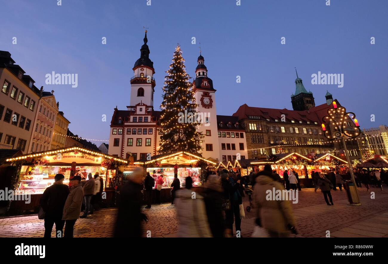 Chemnitz, Germany. 13th Dec, 2018. The Christmas market with the