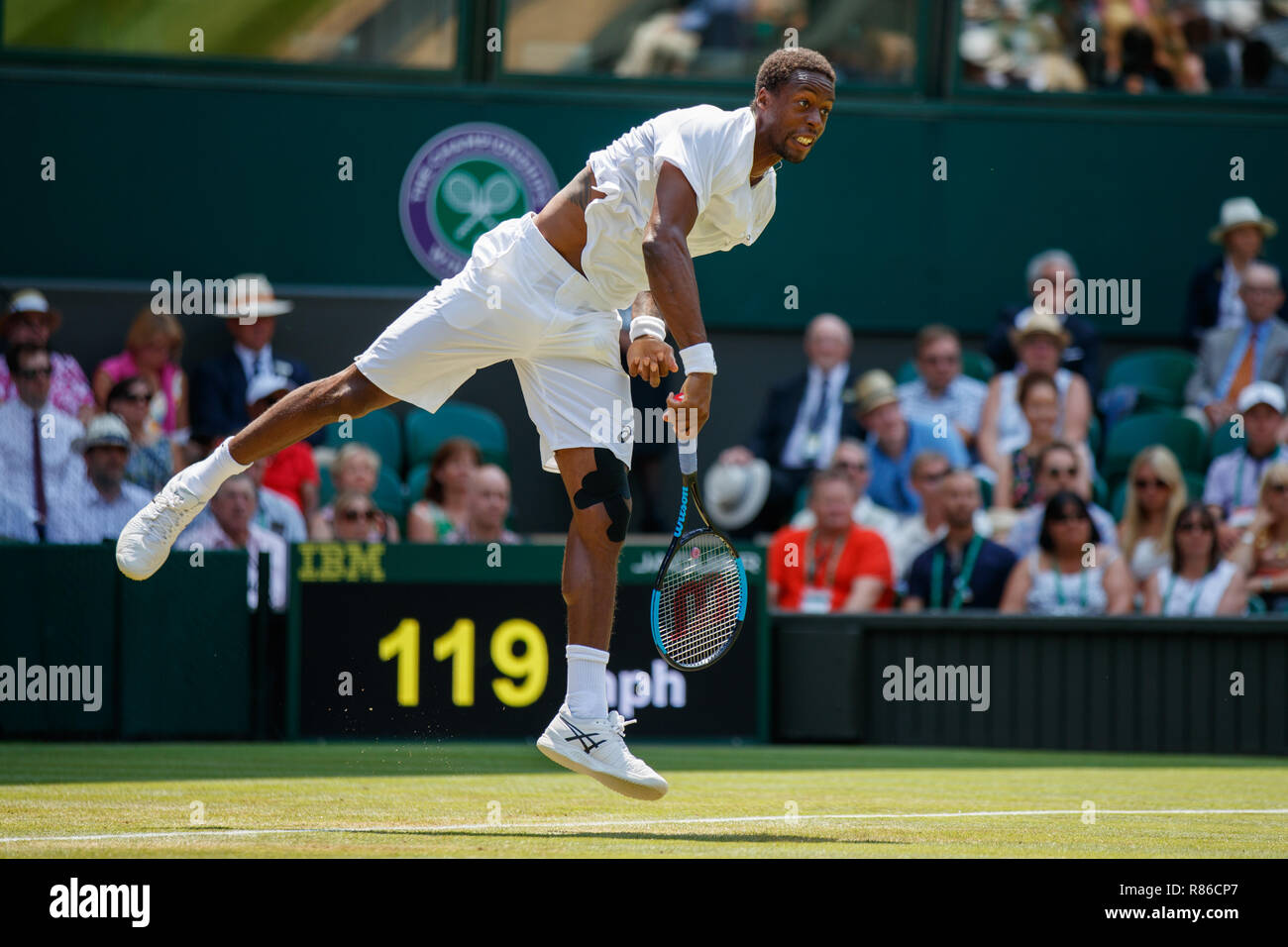 Monf Gael monfils action tennis hi-res stock photography and images - Alamy