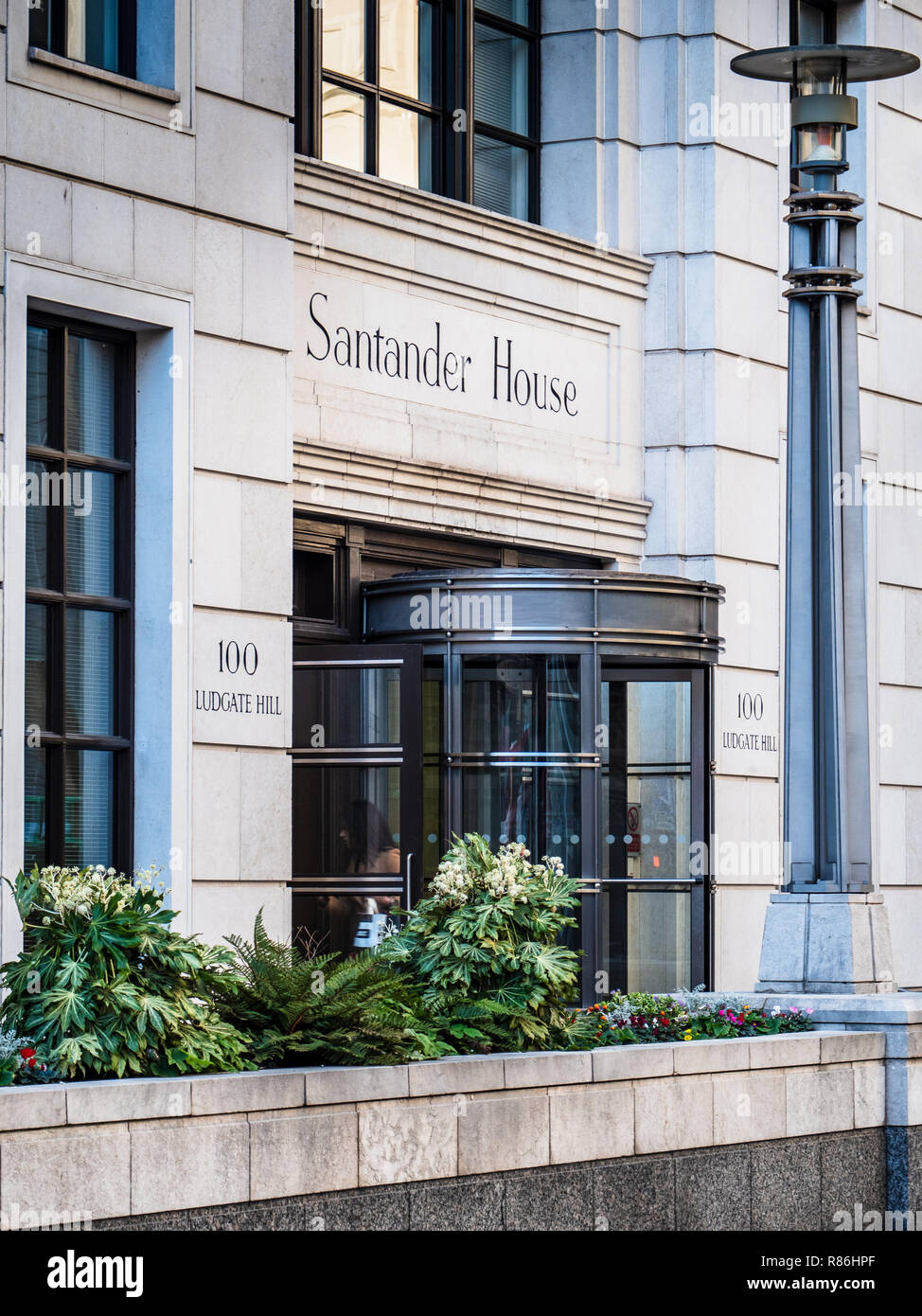 Santander Bank London - Offices of Santander Bank Santander House Ludgate Hill Central London Stock Photo